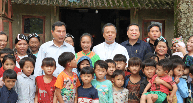 Reaching out to impoverished Hmong in Vietnam’s northern highlands Reaching out to impoverished Hmong in Vietnam’s northern highlands
