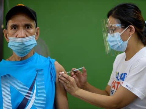 Philippine health workers threaten to quit over corruption