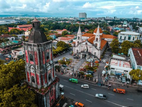 Philippine island struggles to bury Covid-19 dead