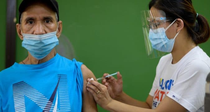 Philippine health workers step up protests