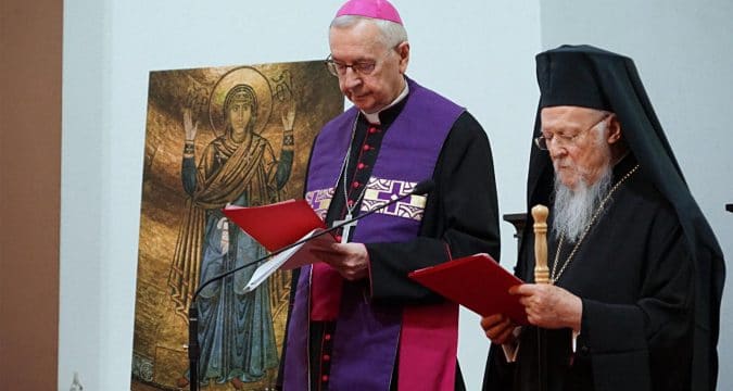 Ecumenical patriarch pledges solidarity with Ukrainians Ecumenical patriarch pledges solidarity with Ukrainians