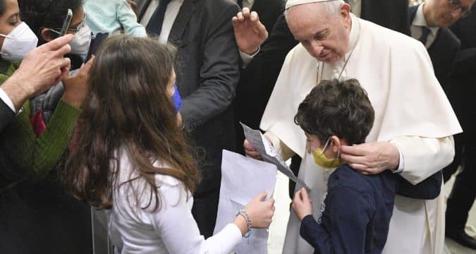 Renew alliance between young and old, pope says Renew alliance between young and old, pope says