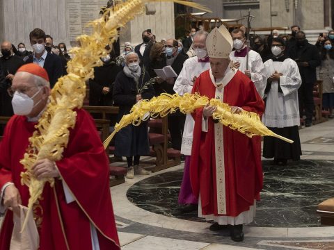 Pope calls for Easter truce Pope calls for Easter truce