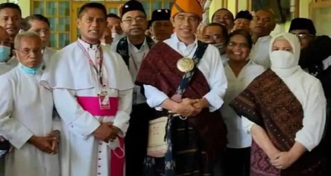 Indonesian leader honours country’s Catholics Indonesian leader honours country’s Catholics