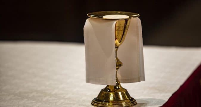 Pope says that Catholics need better understanding of the Mass 