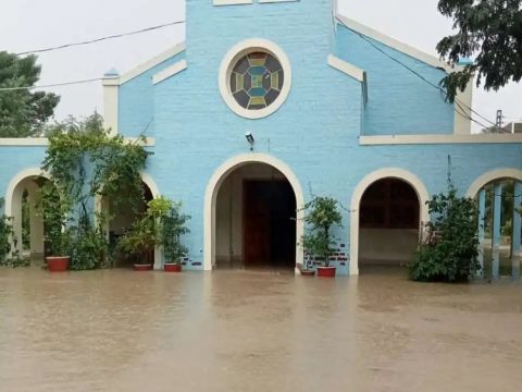 Relief pops up amid raging floods in Pakistan