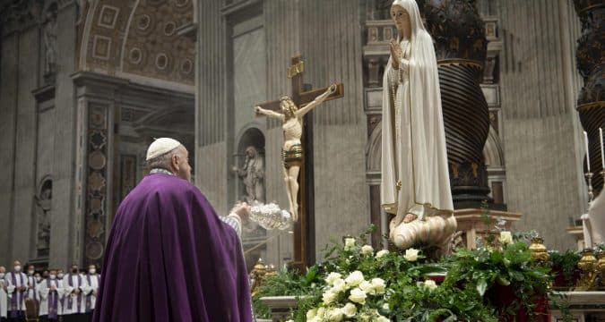 Pope asks Catholics to renew consecration of world to Mary every March 25