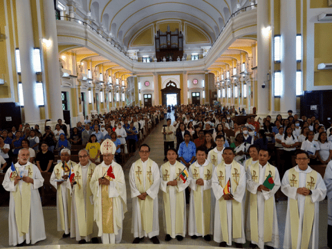 Migrants urged to help build up the One Church