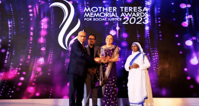 Peacemaker receives Mother Teresa award Peacemaker receives Mother Teresa award