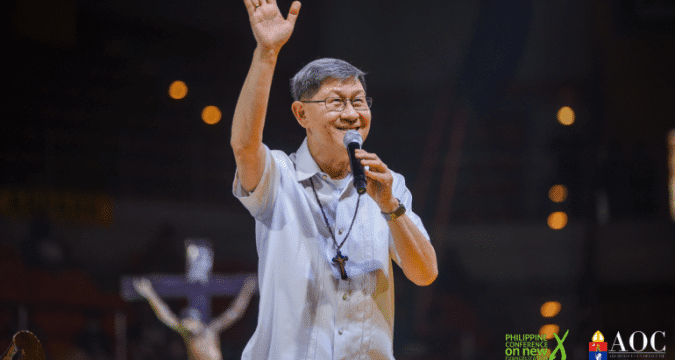 Walking with God means walking in humility, Cardinal Tagle says