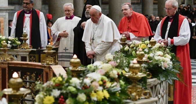 Love is the only path to Christian unity, pope says