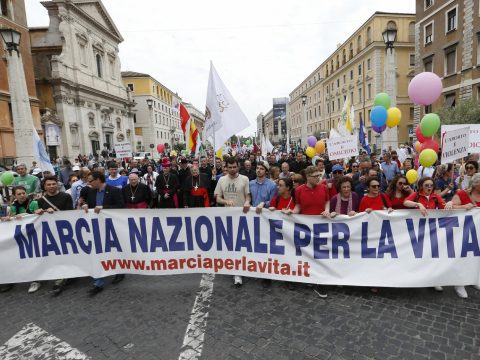 Face adversity with courage, pope tells Italy’s pro-life marchers Face adversity with courage, pope tells Italy’s pro-life marchers