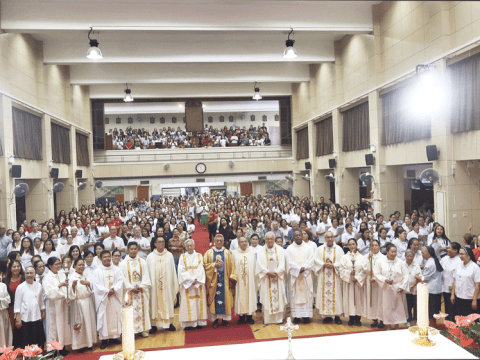 Cardinal Stephen honours Filipino community at KAMMPI’s jubilee Mass Cardinal Stephen honours Filipino community at KAMMPI’s jubilee Mass