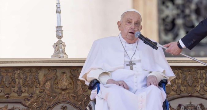 Recuperating pope surprises pilgrims at Jubilee of the Sick