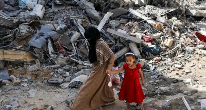 Pope pleads with Israel and Hamas to end the violence