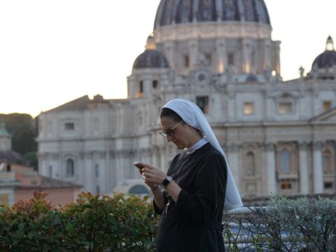 Religious sister new deputy of Vatican press office