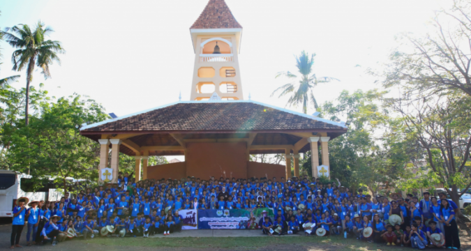Cambodian Catholic youth walk for peace and reconciliation