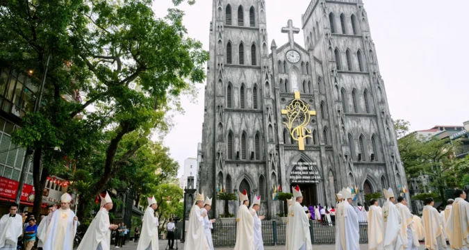 Catholics in Vietnam mark first anniversary of Pope Leo XIV’s papacy 