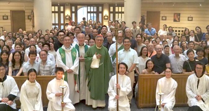 Cardinal Stephen visits Hong Kong emigrés in the UK