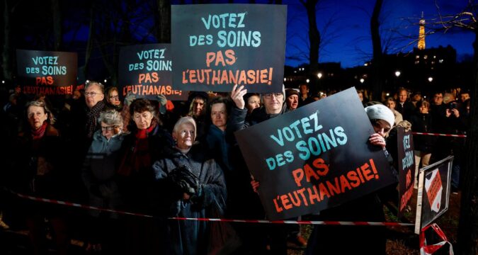 French bishops decry vote legalising ‘assisted dying’ 