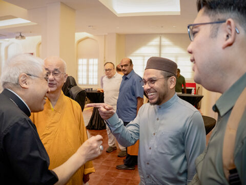 Cardinal urges deeper interfaith friendship at Singapore dialogue