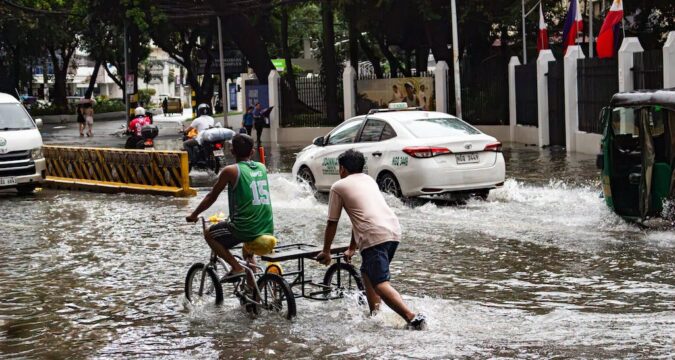 Amid deadly monsoon floods Catholic educators question Philippine flood-control spending Amid deadly monsoon floods Catholic educators question Philippine flood-control spending