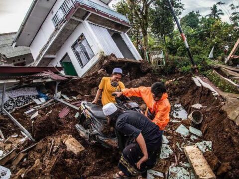 Indonesian Church activates nationwide relief network after deadly Flores quake Indonesian Church activates nationwide relief network after deadly Flores quake